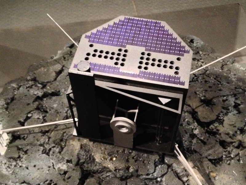 Maquette de satellite imprimée en 3D
